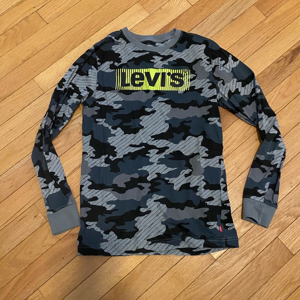 Levi's Gray & Black Camo Long-Sleeve Tee with Neon Logo